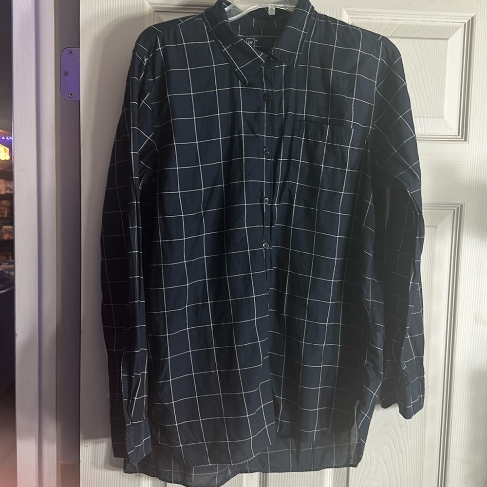 Gap Black and white plaid button up blouse size XL
